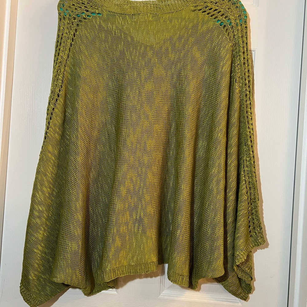๐ฆ NWOT LA MIEL V-Neck lightweight Sweater in Olive Green size large - Picture 5 of 5
